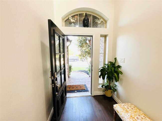 Building Photo - 2507 Elmwood Trl