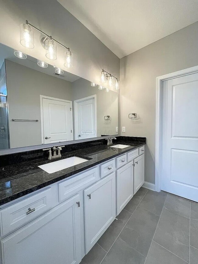 Building Photo - 1254 Fairstone Dr