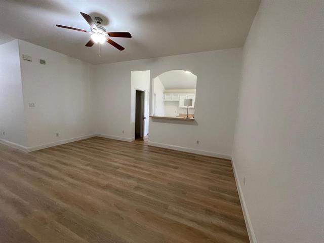 Building Photo - 2049 Sunny Side Dr