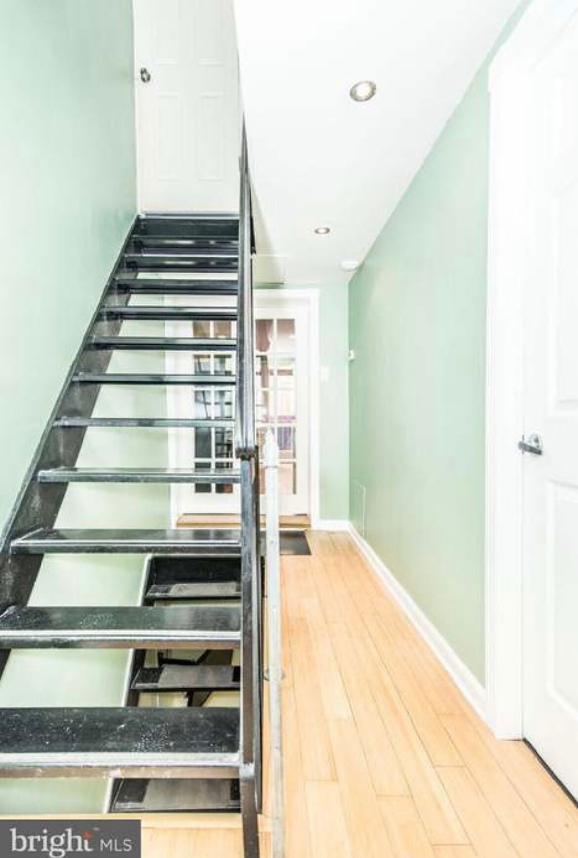 Building Photo - 1313 S American St