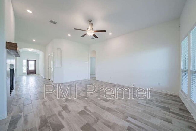 Building Photo - 14817 Equine Trail