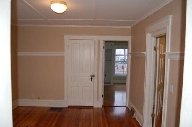 Building Photo - 1129 Williamson St