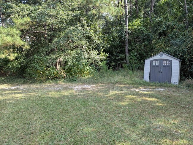 Building Photo - 605 Rucker Dr S