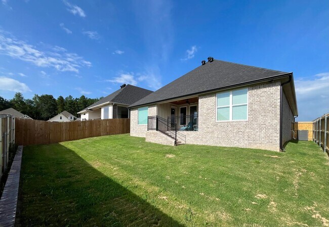 Building Photo - 7123 Alexander Dr