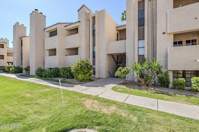 Building Photo - 7510 E Thomas Rd