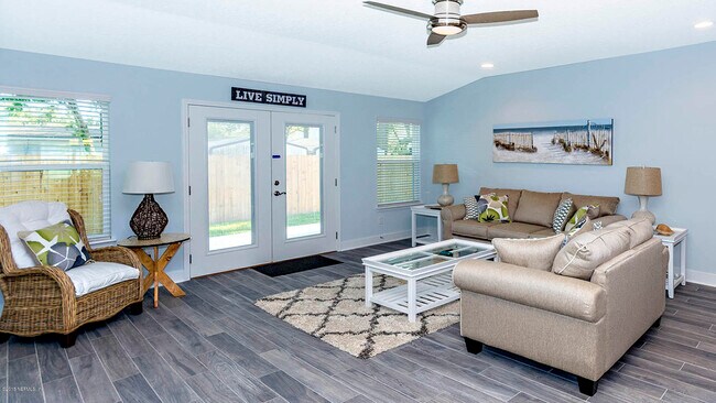 Building Photo - 707 Amberjack Ln
