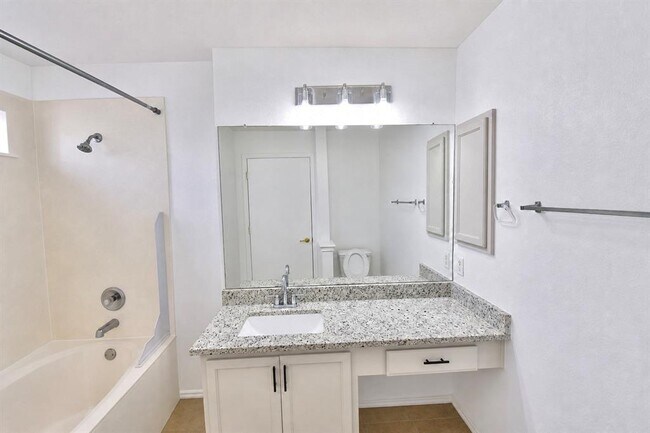 Building Photo - 13525 Briarcreek Loop