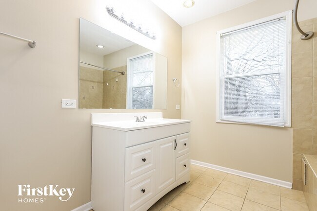 Building Photo - 217 Fairfield Dr