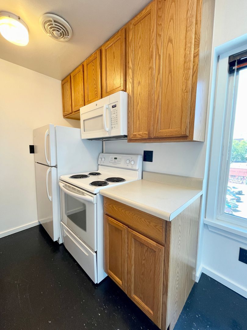 Interior Photo - Escolier Apartments