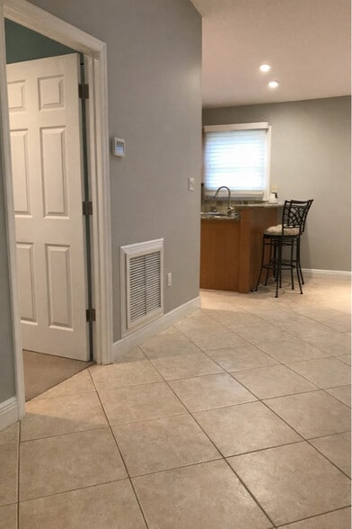 Building Photo - 3931 Bearded Oaks Ct