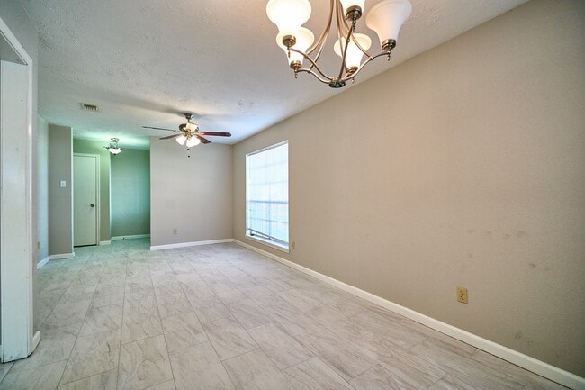 Building Photo - 2314 Pebbledowne Cir