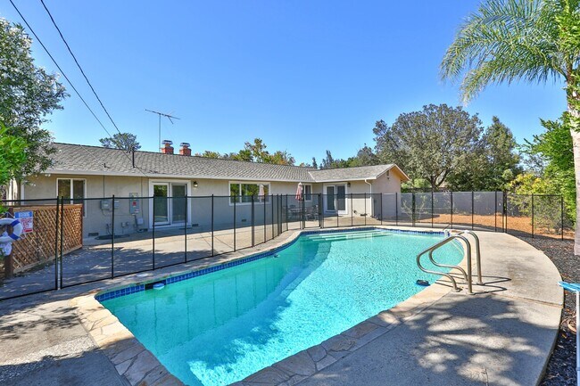 Building Photo - Saratoga single story home with Pool, and open Concept Living