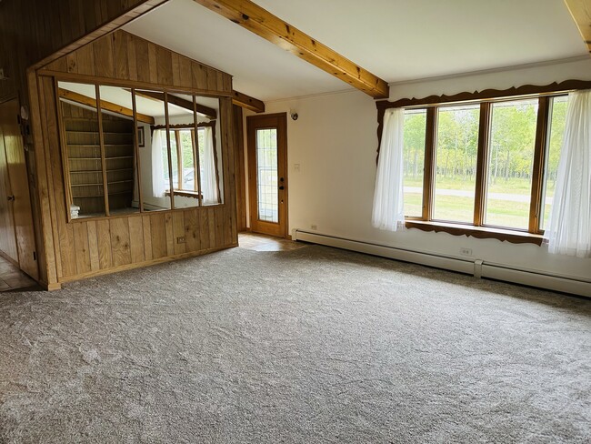 Building Photo - 3902 N Flansburg Rd