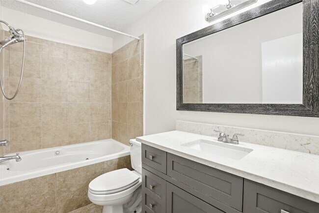 Building Photo - 7235 Battle Hills Dr