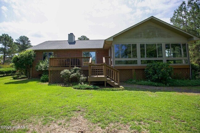 Building Photo - 1205 Greenbriar Dr