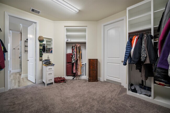 Building Photo - 1406 Graystone Hills Dr