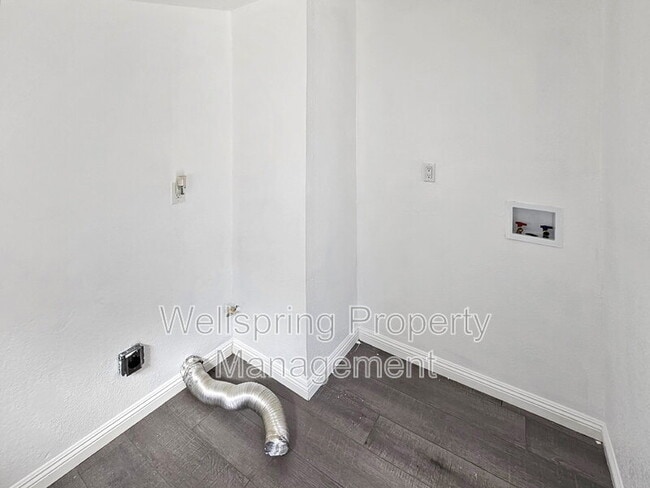 Building Photo - 327 W Haloid Ave