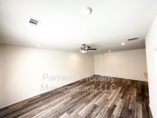 Building Photo - 779 S Rupple Rd