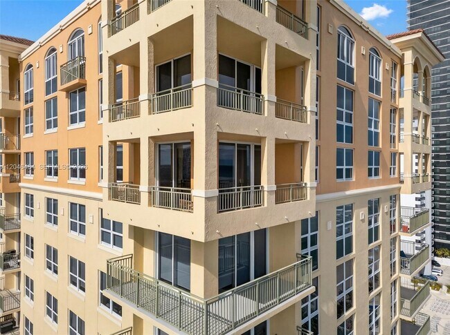 Building Photo - 2080 S Ocean Dr