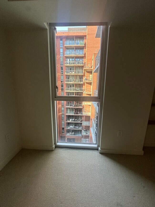 Building Photo - 1 Bedroom 1 Bath Condo Near Capitol Hill