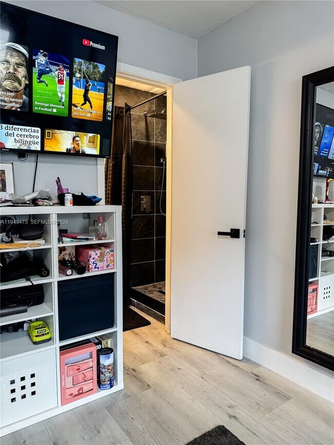 Building Photo - 841 NE 207th Ln