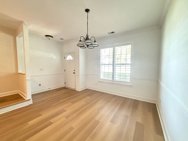 Building Photo - Beautiful 3-Bedroom, 3.5-Bath Townhome in ...