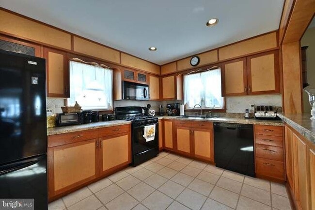 Building Photo - 539 US-206