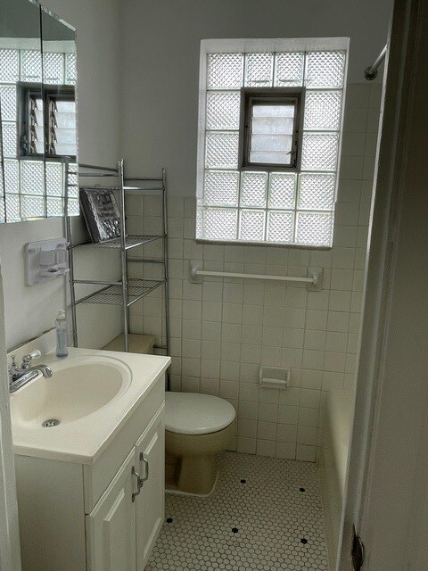 Building Photo - 5135 S Kenwood Ave