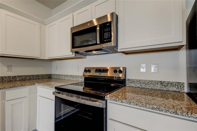 Building Photo - 11925 Sylvia St