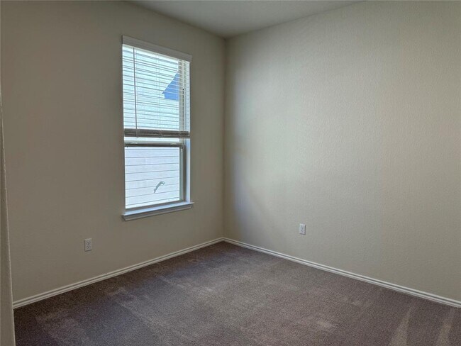 Building Photo - 86 Pacific Loon St