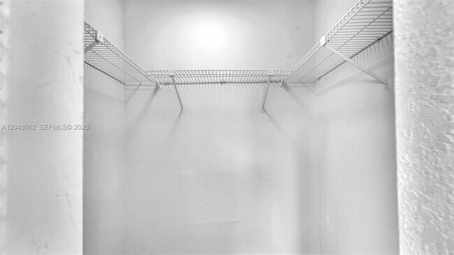 Building Photo - 10755 SW 108th Ave