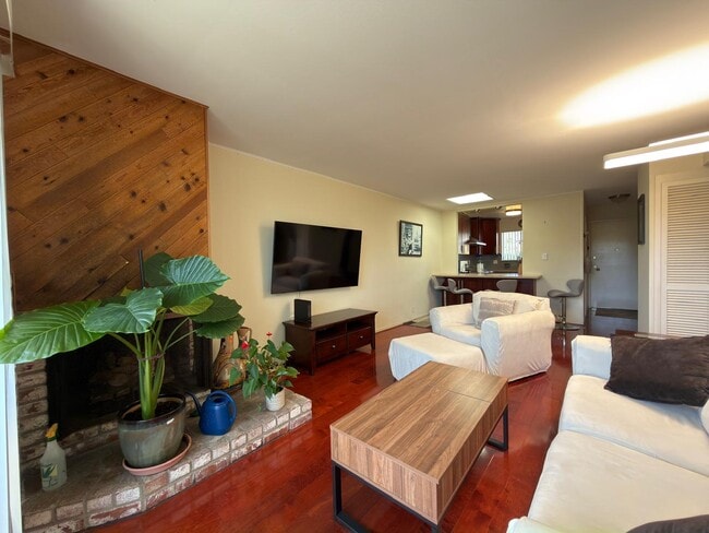 Building Photo - 173 Lower Via Casitas