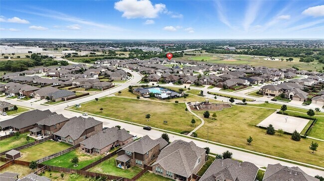 Building Photo - 604 Bronze Forest Dr