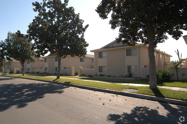 Primary Photo - Cedar Street Apartments