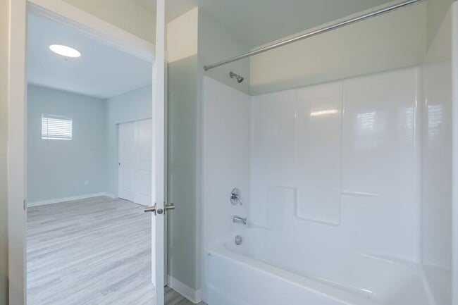 Building Photo - 13001 S Crompton Lane