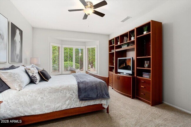 Building Photo - 16232 W Tapatio Dr