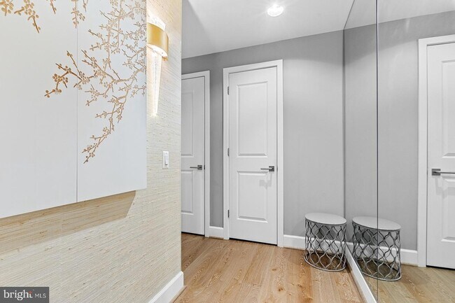 Building Photo - 7171 Woodmont Ave