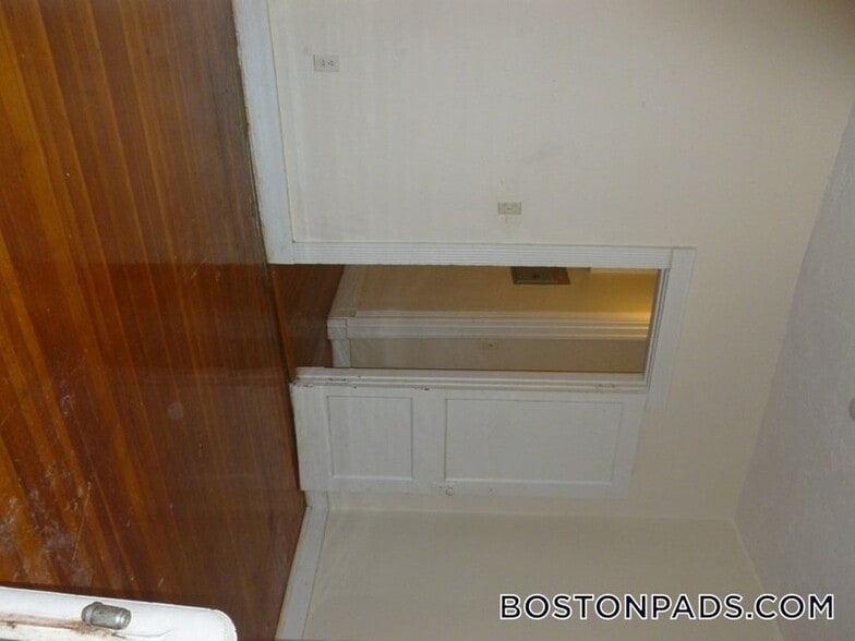 Building Photo - 1412 Commonwealth Ave