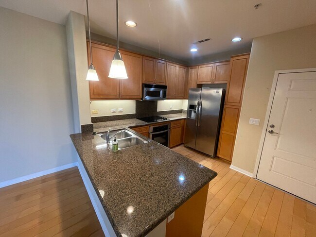 Building Photo - Adorable 1BR Condo in Carmel Valley with W...