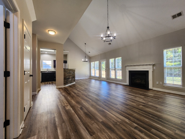 Building Photo - 383 Castleton Cir