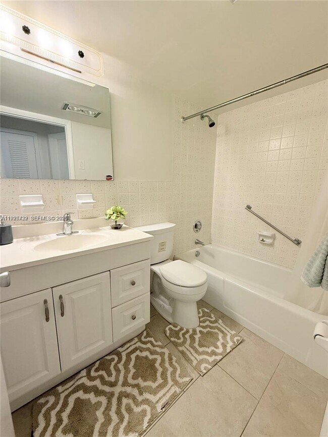 Building Photo - 2081 S Ocean Dr