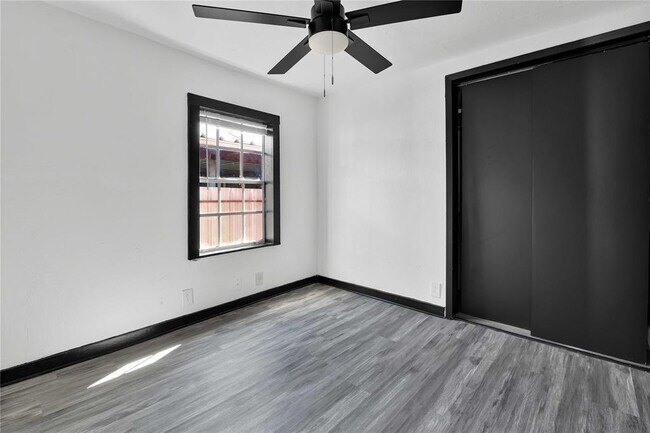 Building Photo - 1504 Luzon St