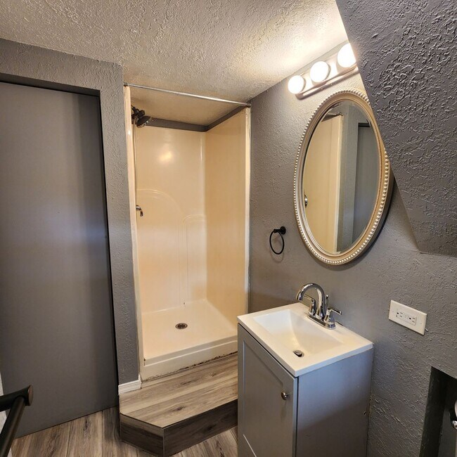 Building Photo - 356 Alameda Ave