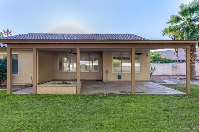 Building Photo - 3-bedroom plus bonus room with 3-car garage on large lot