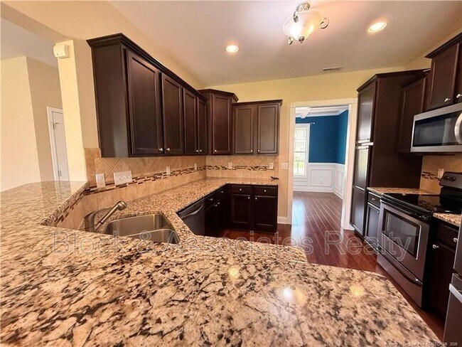 Building Photo - 1705 Bluffside Dr