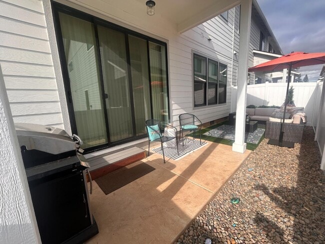 Building Photo - 307 Talons Dr