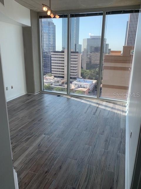 Building Photo - 777 N Ashley Dr