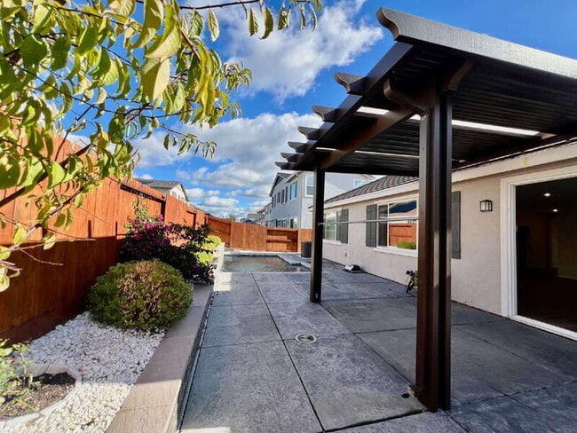 Building Photo - 436 Rose St