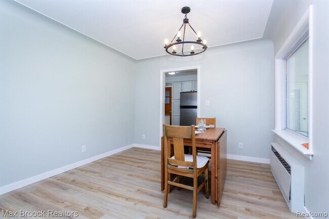 Building Photo - 4120 Lotus Dr