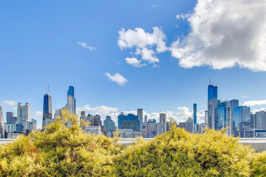 Building Photo - 375 W Erie St